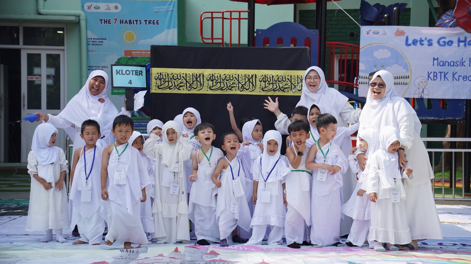 Siswa KBTK Kreativa sedang belajar