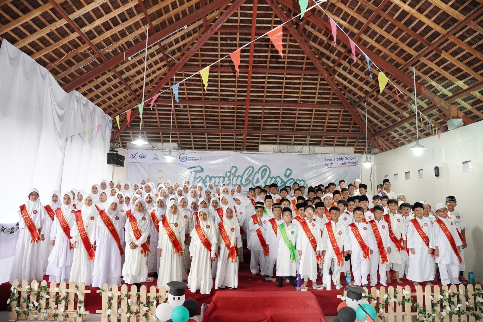 Siswa SD Kreativa presentasi project